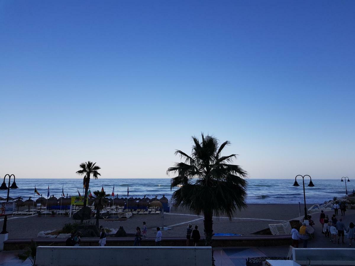 Lujoso Estudio Frontal Al Mar Torremolinos Bagian luar foto