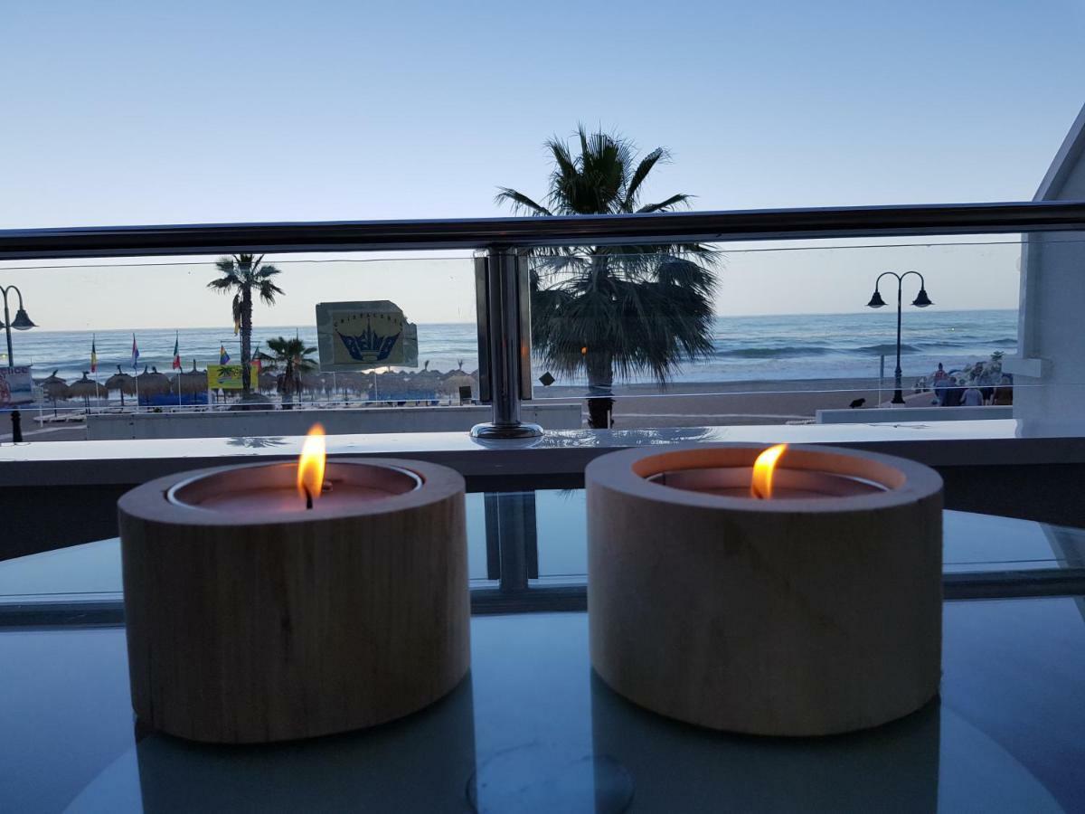 Lujoso Estudio Frontal Al Mar Torremolinos Bagian luar foto