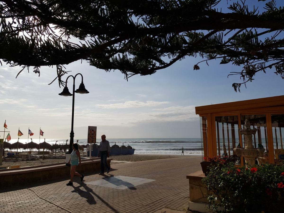 Lujoso Estudio Frontal Al Mar Torremolinos Bagian luar foto